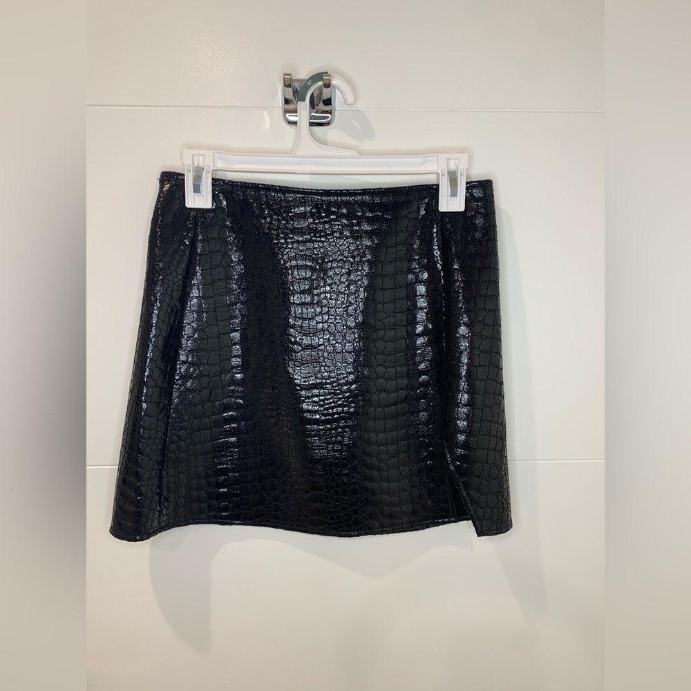 Princess Polly Black Shiny Snake Skin Mini Skirt in Size M